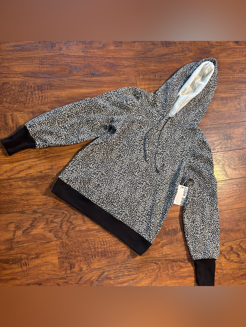 NWT Nine West women’s size XS leopard print hoodie